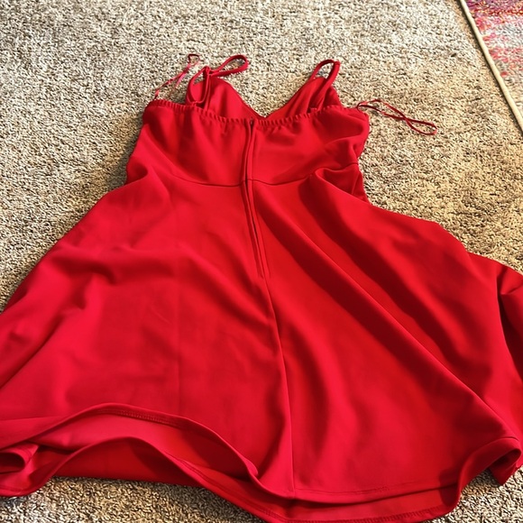 Red dress - Picture 2 of 3